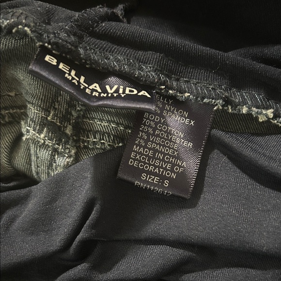 Denim Lace Trim maternity Shorts - Picture 3 of 3